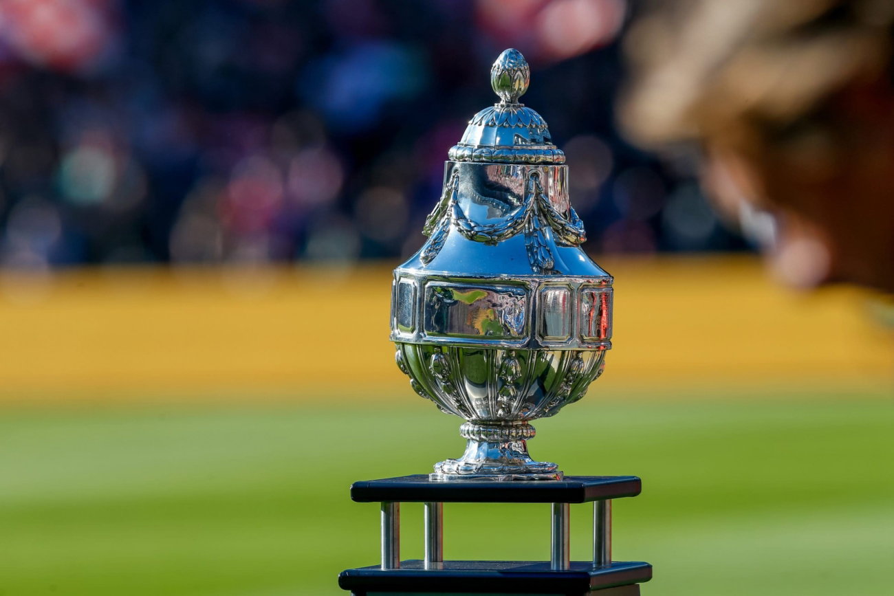 Beker Quiz: test je kennis en win de originele Cambuur kersttrui!