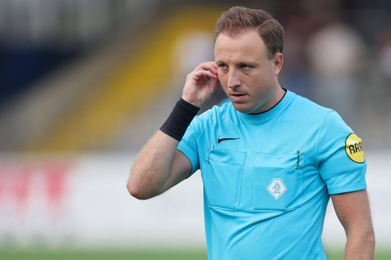 Stan Teuben scheidsrechter bij Jong FC Utrecht – SC Cambuur