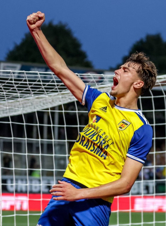 Speler juicht voor het doel