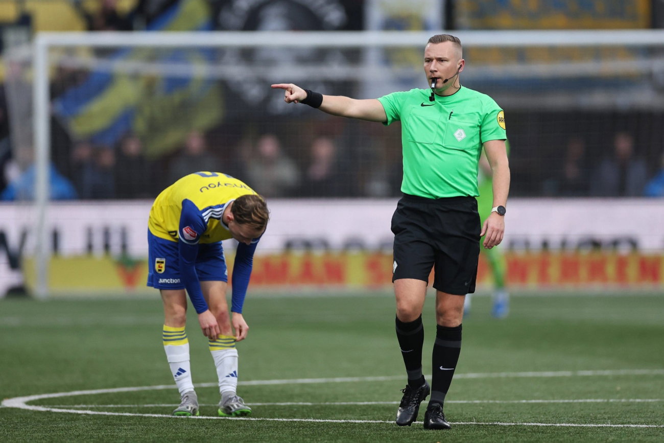 Martijn Vos scheidsrechter bij Roda JC – SC Cambuur