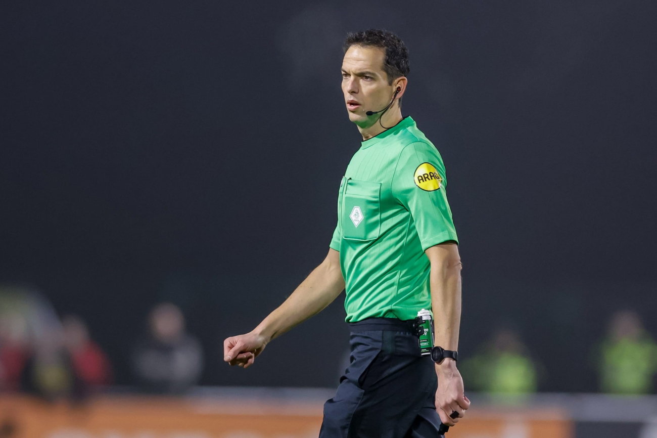Richard Martens scheidsrechter bij RKC Waalwijk – SC Cambuur