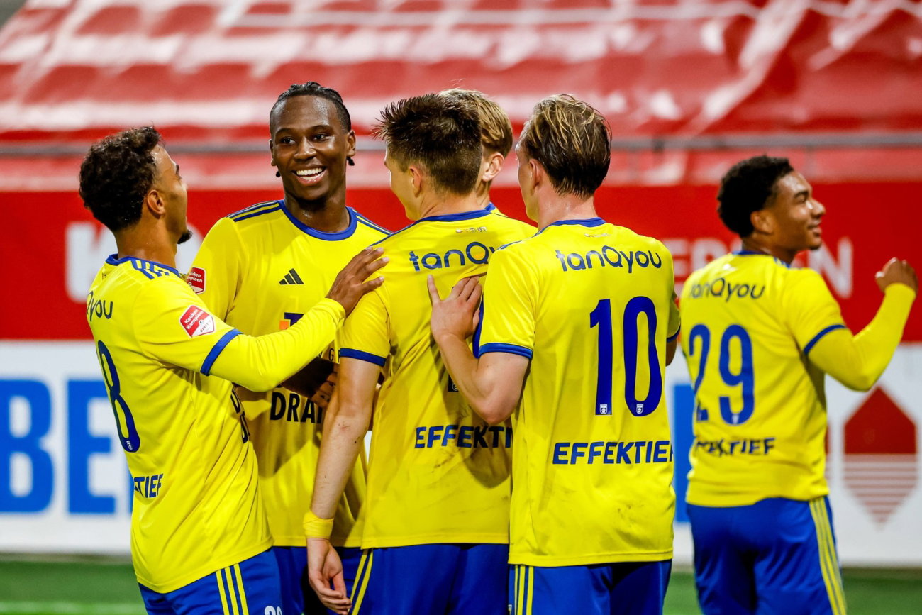 Overtuigende 0-4 zege in Galgenwaard; SC Cambuur weet weer wat winnen is