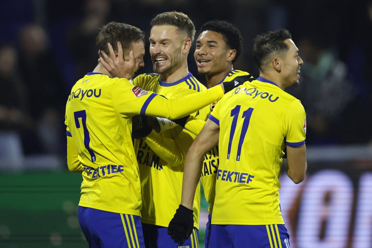 Vijf op een rij voor SC Cambuur; ook Jong PSV aan de zegekar