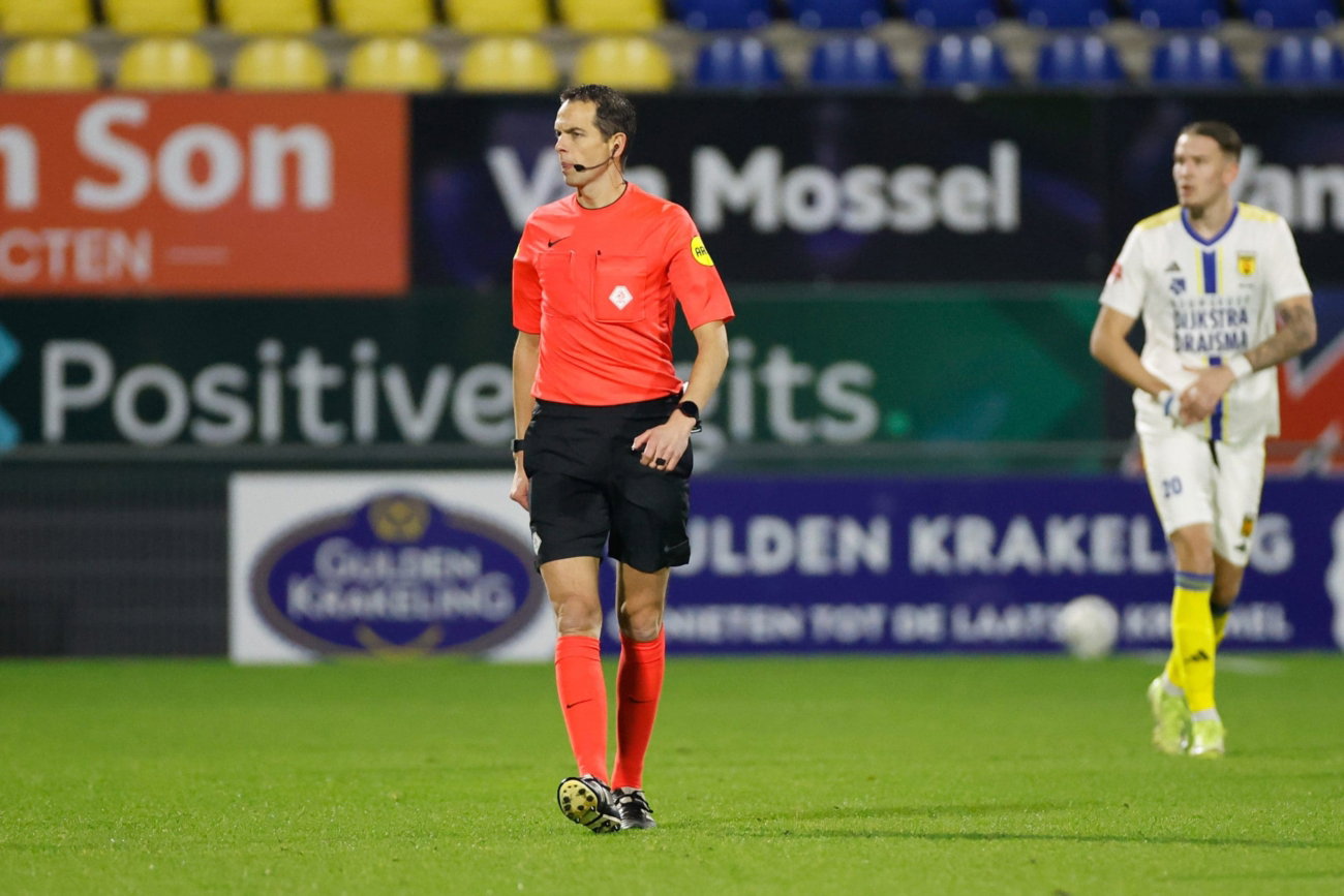 Richard Martens scheidsrechter bij MVV Maastricht – SC Cambuur
