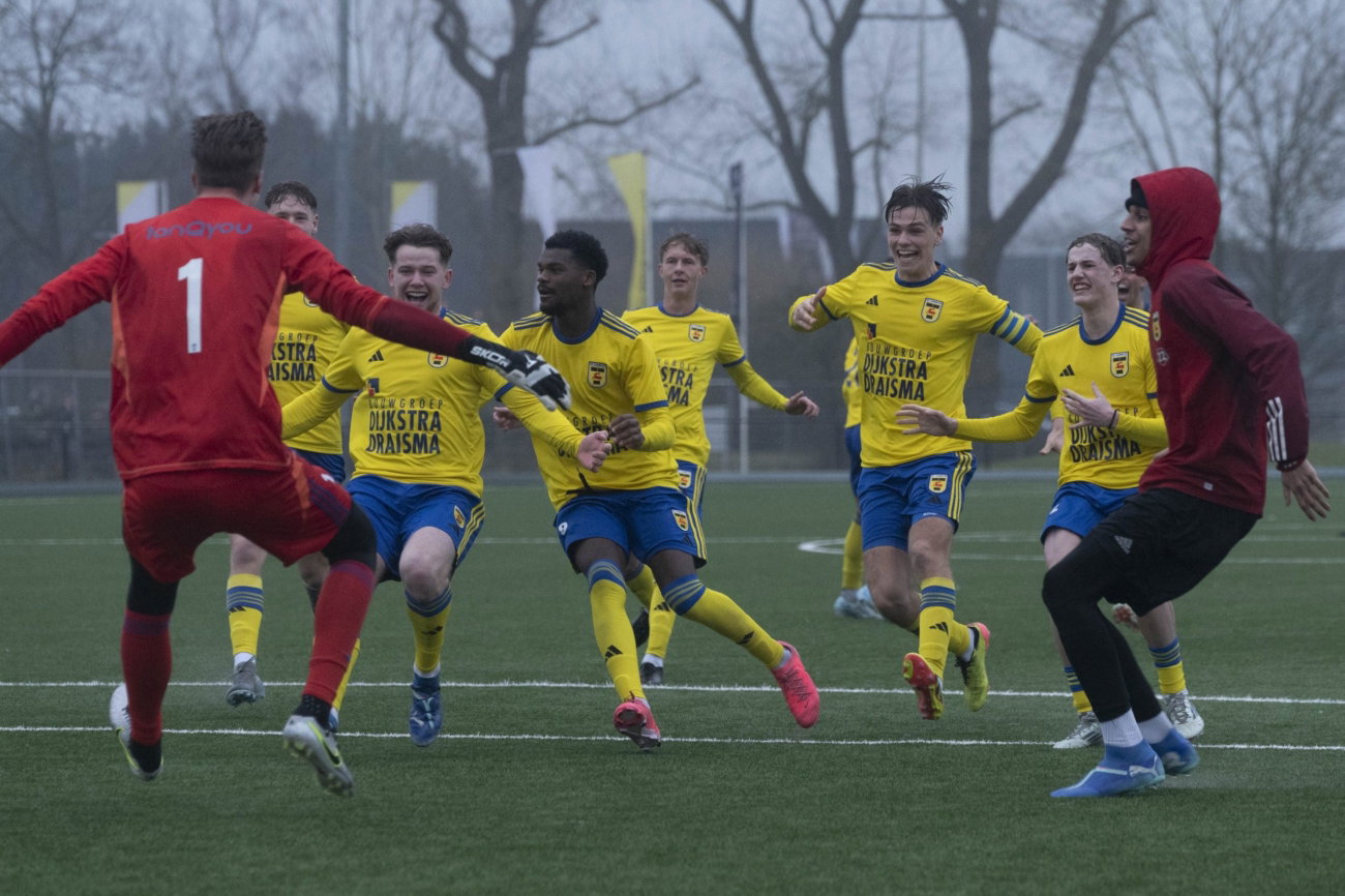 Overzicht jeugdopleiding: O19 bereikt na zinderend slot halve finale beker