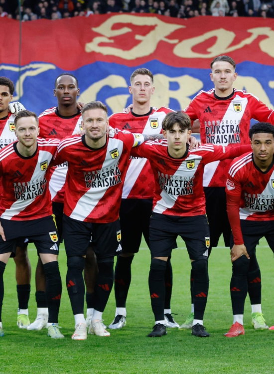 Basisopstelling tegenstander in rood-wit