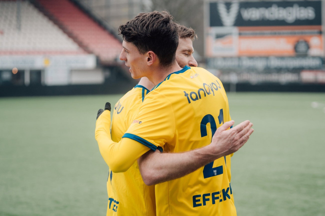 SC Cambuur verslaat FC Emmen bij officieuze rentree Schaapman
