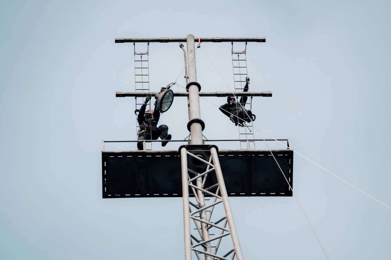 Lichtmasten oude Cambuur Stadion deels ontmanteld