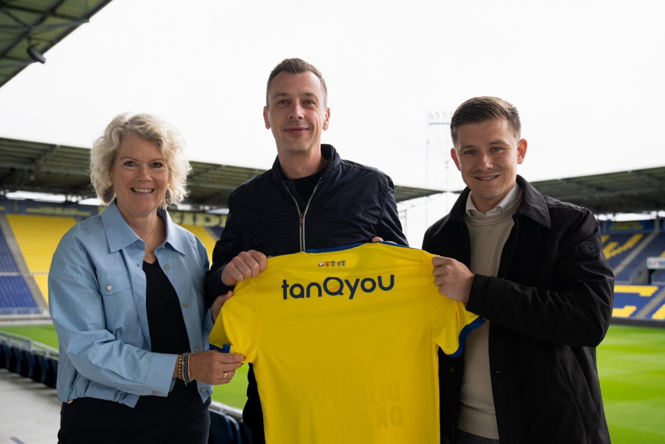 Van tankpas tot thuisbasis: TanQyou blijft SC Cambuur trouw als fan én rugsponsor