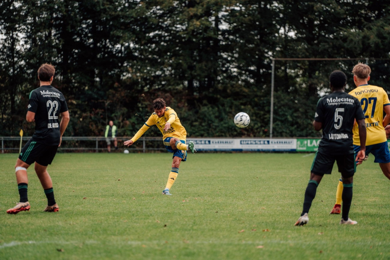 SC Cambuur verliest besloten oefenwedstrijd tegen PEC Zwolle