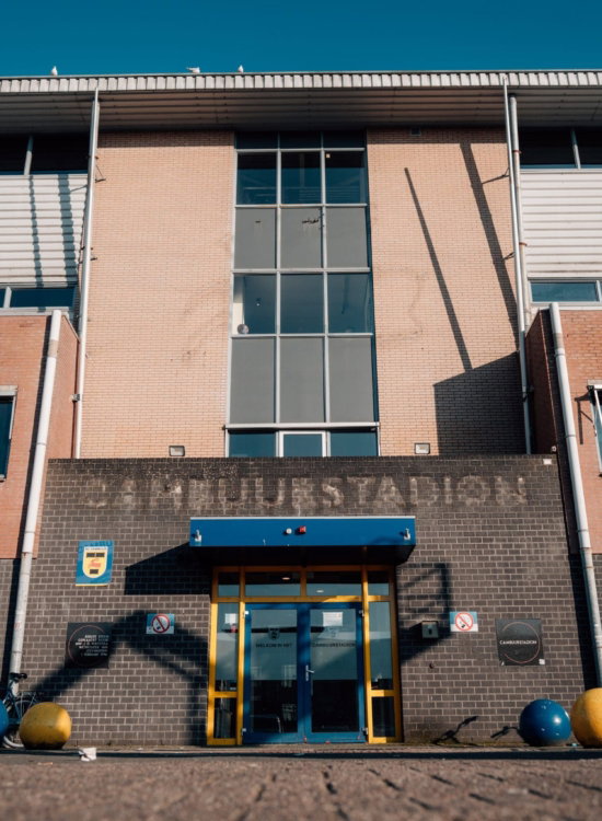 Hoofdingang van het oude Cambuur Stadion