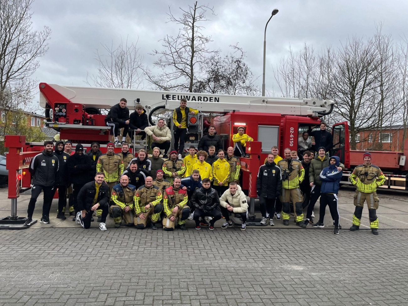 Eerste selectie op bezoek bij Brandweerkazerne Leeuwarden