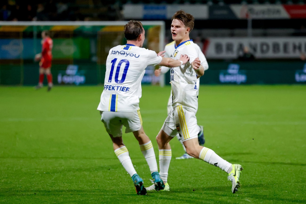 SC Cambuur boekt overtuigende bekerzege op ADO Den Haag