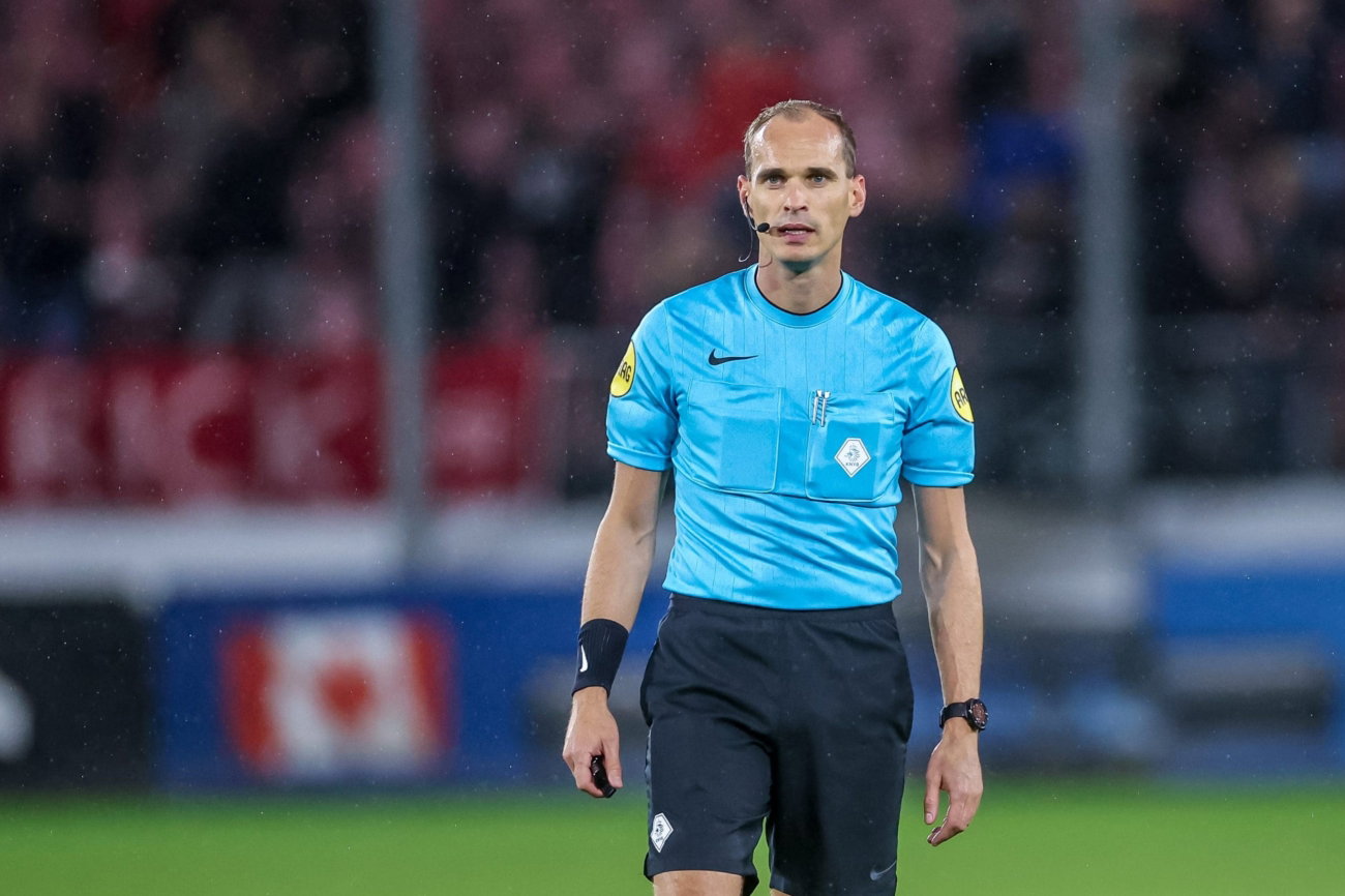 Wouter Wiersma fluit SC Cambuur – Jong AZ