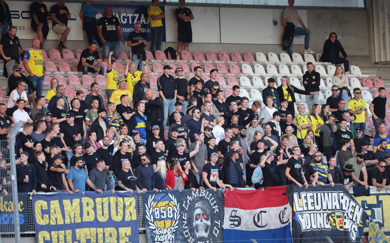 Uitvak met spandoek Cambuur Culture