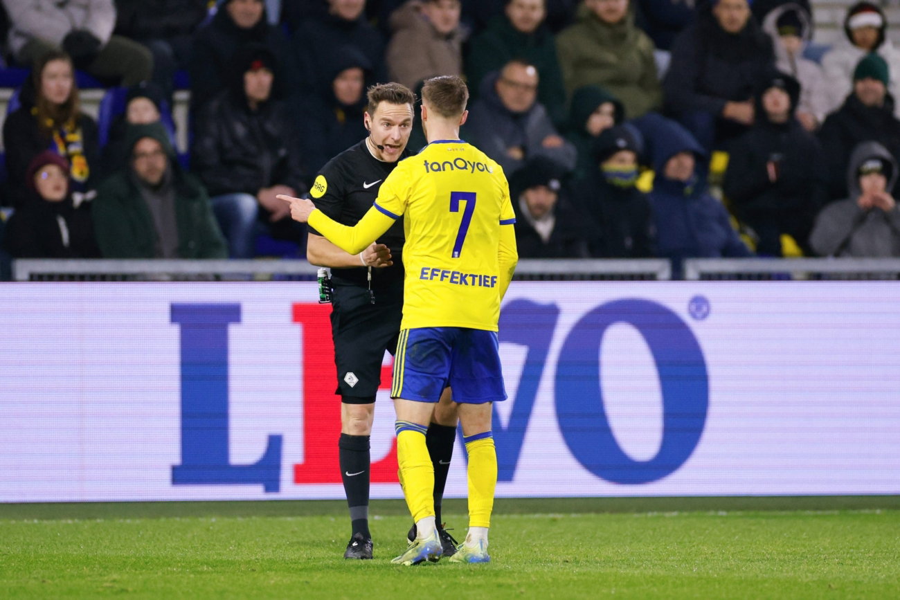 Laurens Gerrets scheidsrechter bij SC Cambuur – Jong Ajax