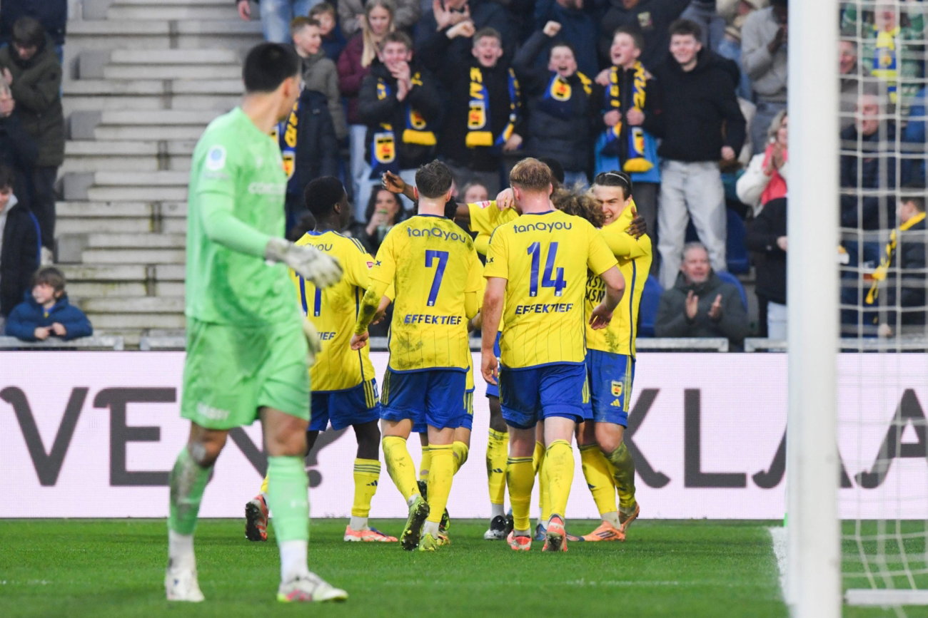 Koppositie in zicht voor SC Cambuur na overwinning op Jong FC Utrecht