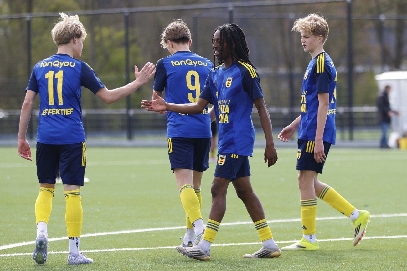 Overzicht jeugdopleiding: tienklapper voor O15