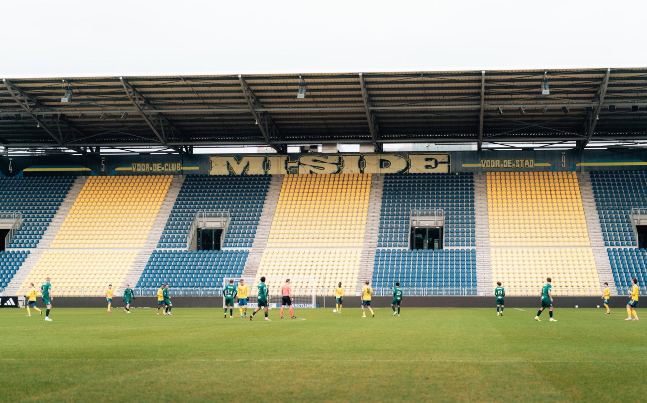 Tribune Meside in het oude stadion