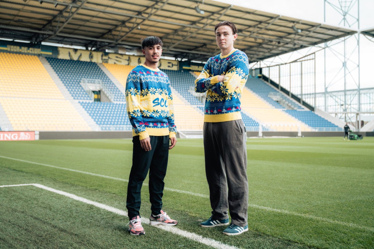 Nieuwe SC Cambuur-kersttrui en -kerstsokken vanaf nu verkrijgbaar