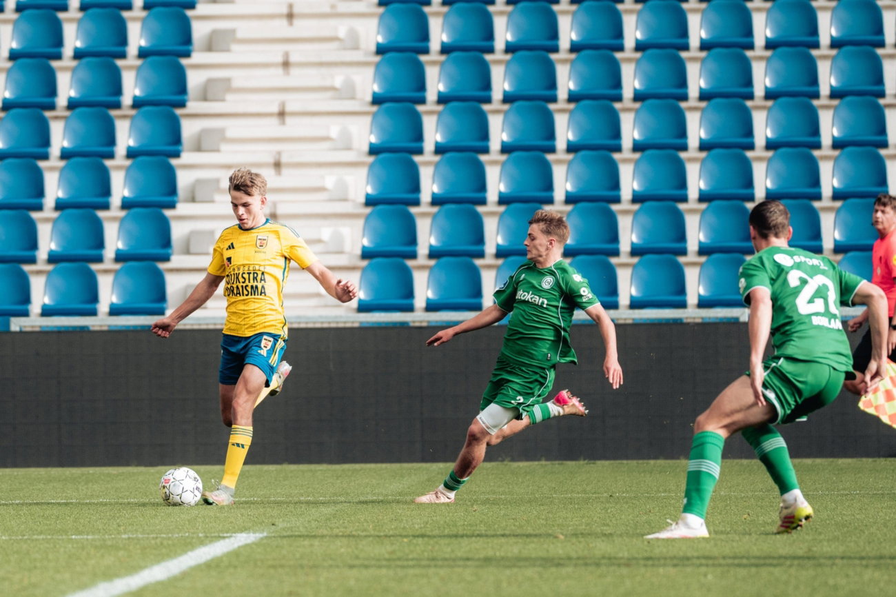 SC Cambuur nipt onderuit in oefenduel met FC Groningen