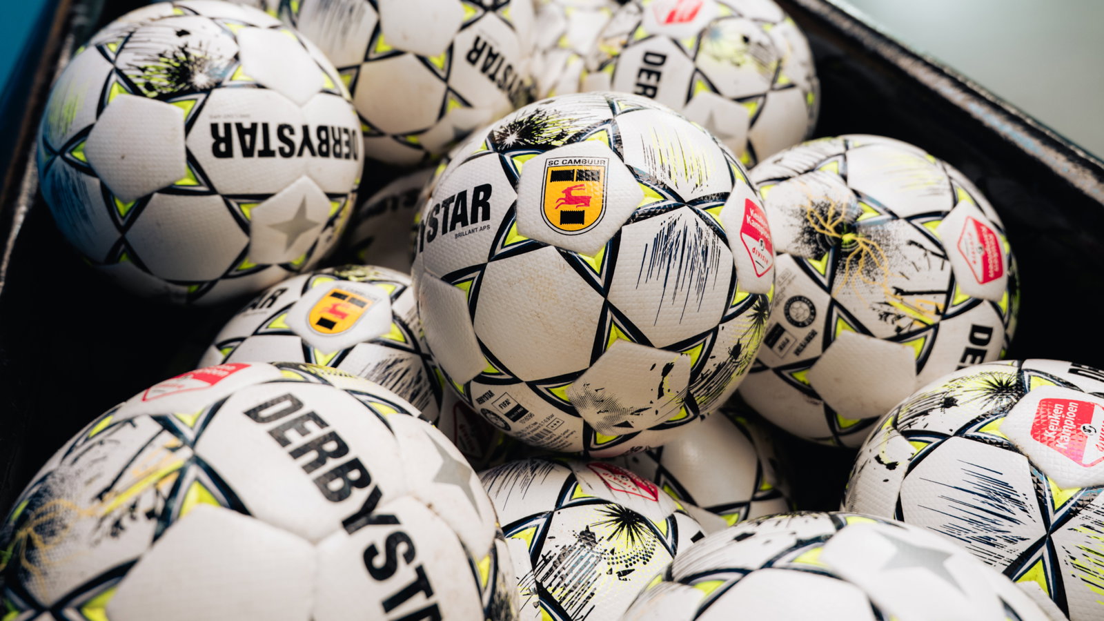 Ballenzak vol wedstrijdballen