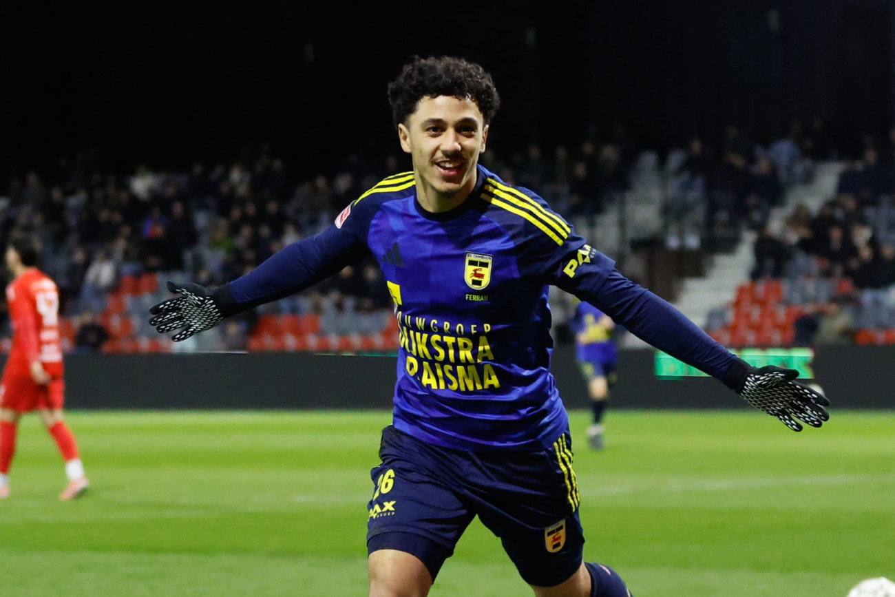 SC Cambuur na zege op Helmond Sport op drempel van promotie naar Eredivisie