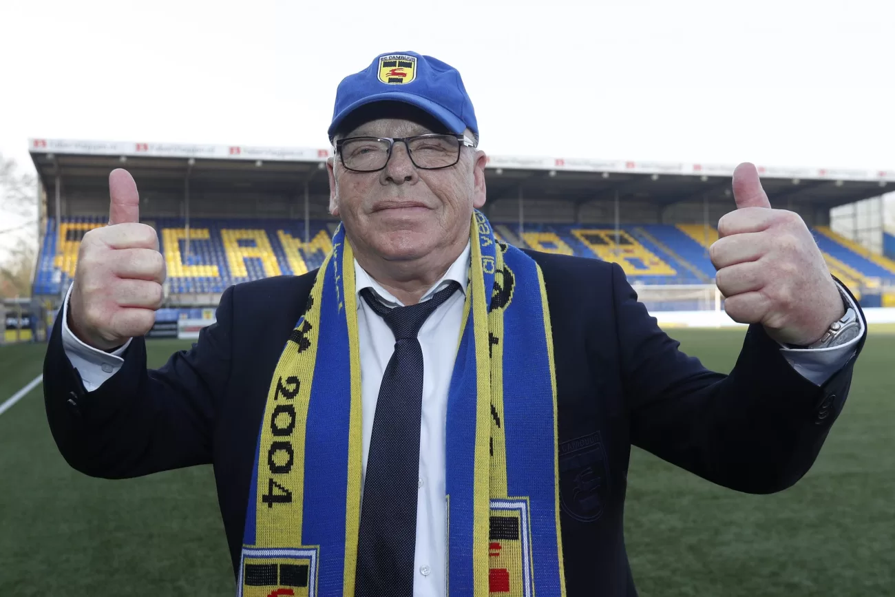 Oproep: staande ovatie voor Rein de Vries in 41e minuut