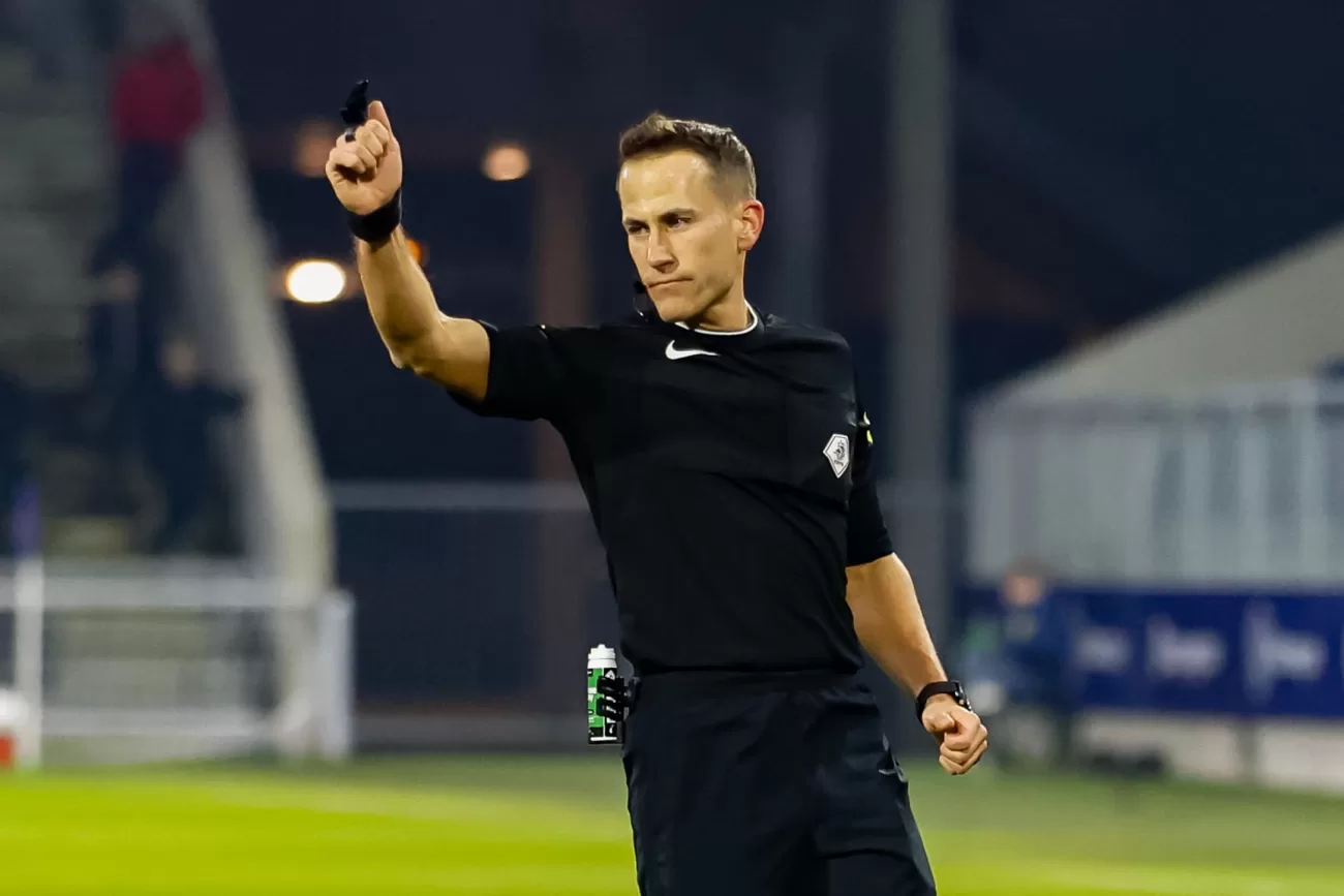 Martin Pérez scheidsrechter bij VV Kloetinge – SC Cambuur