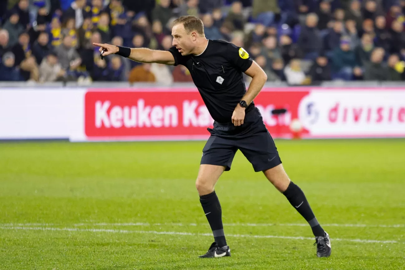 Stan Teuben fluit SC Cambuur – AZ