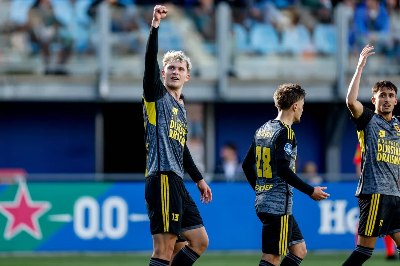 SC Cambuur klopt PEC Zwolle na late treffer Nicolas Binder