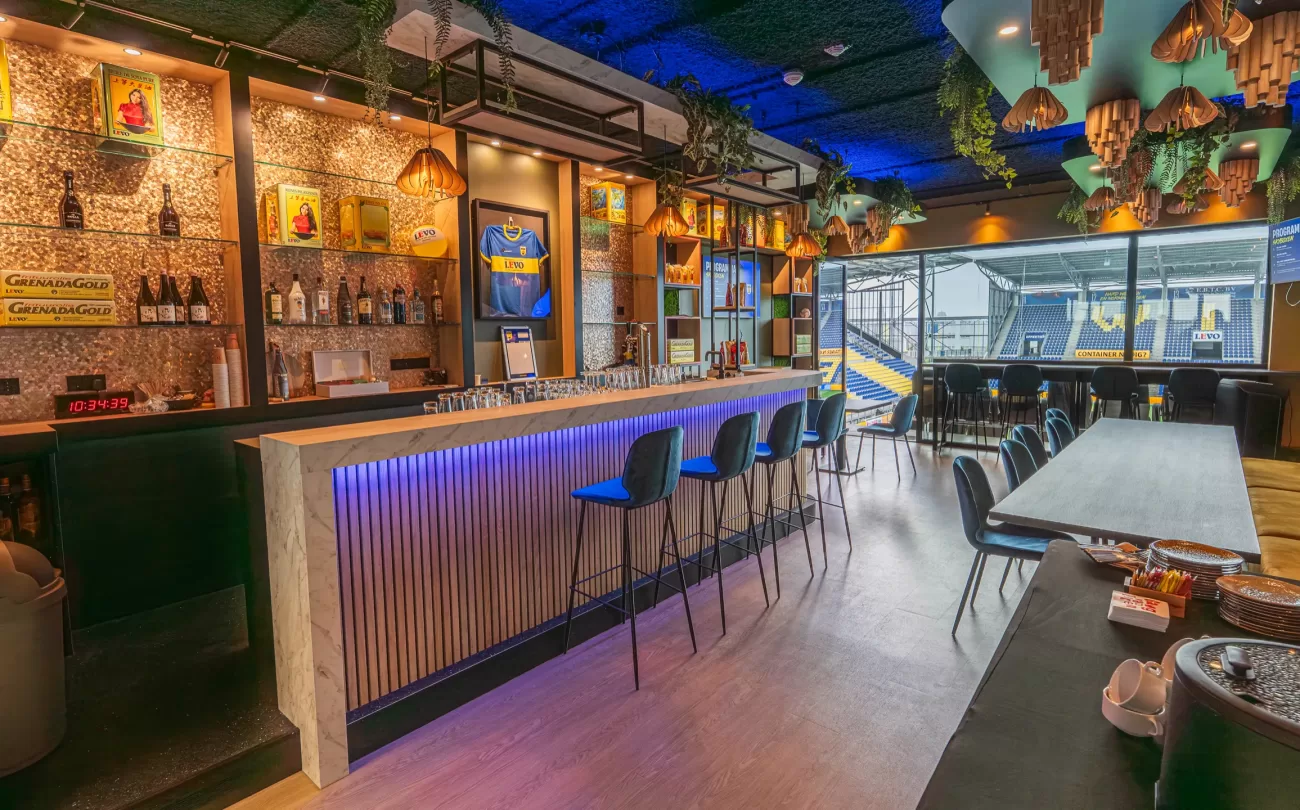 Skybox Levo met verlichte bar