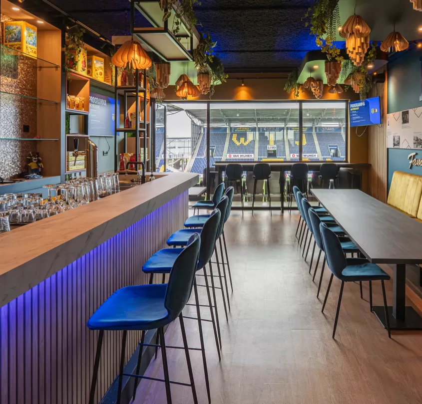 Skybox Levo met verlichte bar