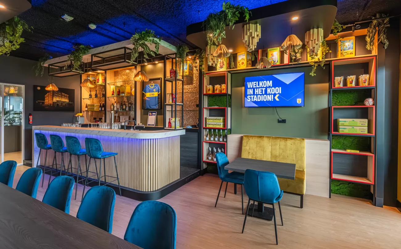 Skybox Levo met zitjes en tv-scherm