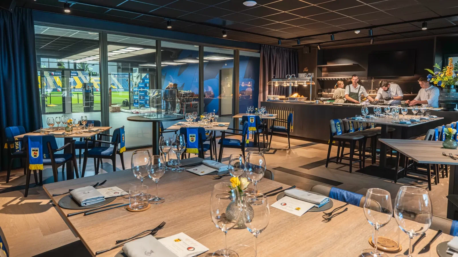 TunnelClub met gedekte tafels
